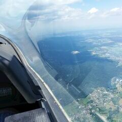 Flugwegposition um 12:46:43: Aufgenommen in der Nähe von Tirschenreuth, Deutschland in 2135 Meter